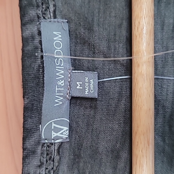 Wit & Wisdom Ruffled Top, Size M, Charcoal, Vintage Black - Picture 3 of 7